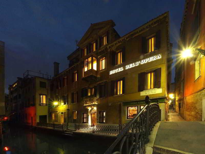 Dell'opera Venecia