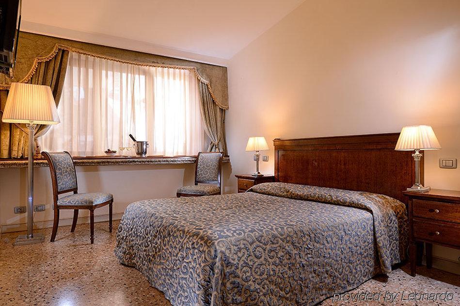 Dell'opera Hotel Venecia