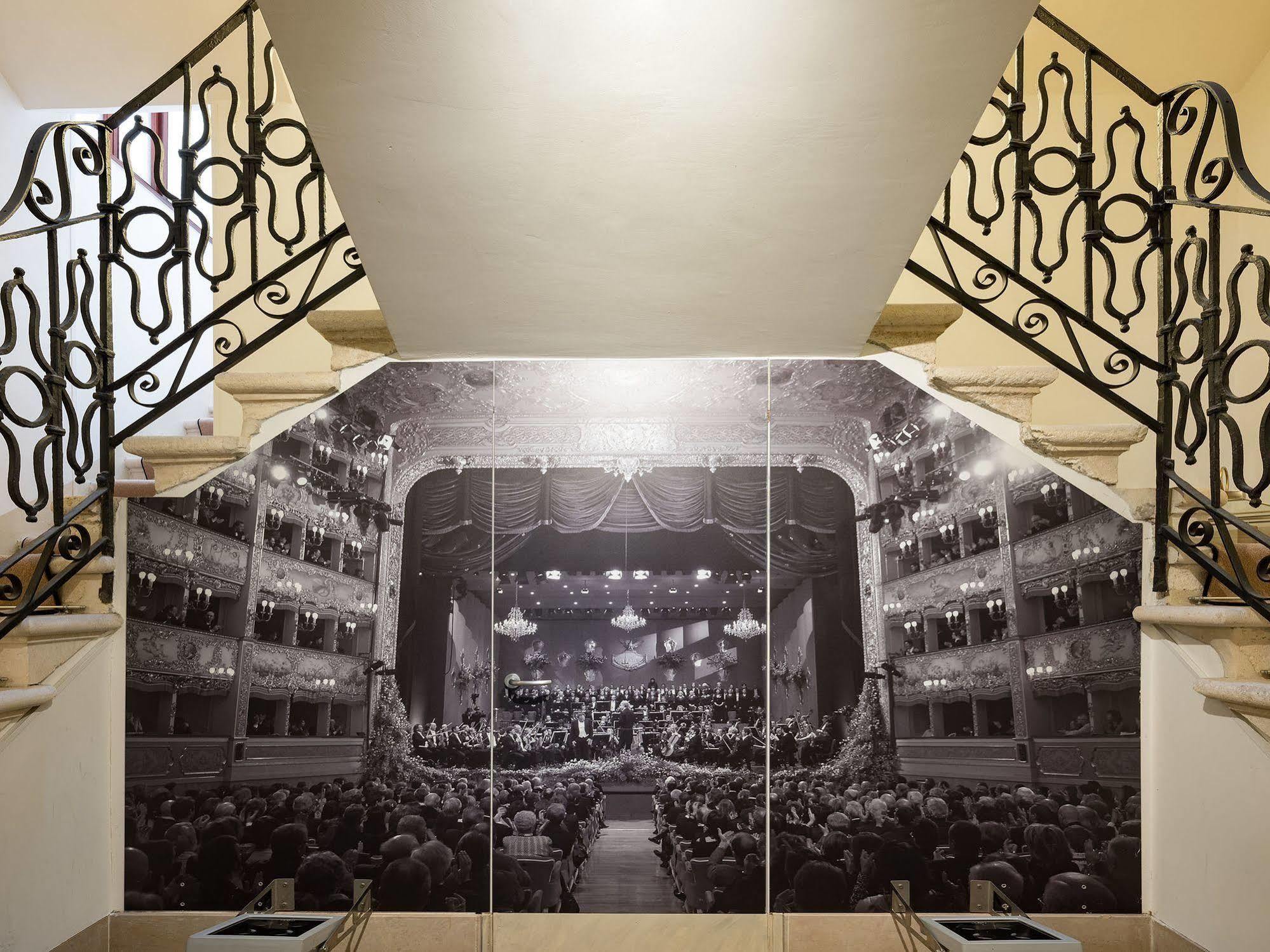 Dell'opera Hotel Venecia