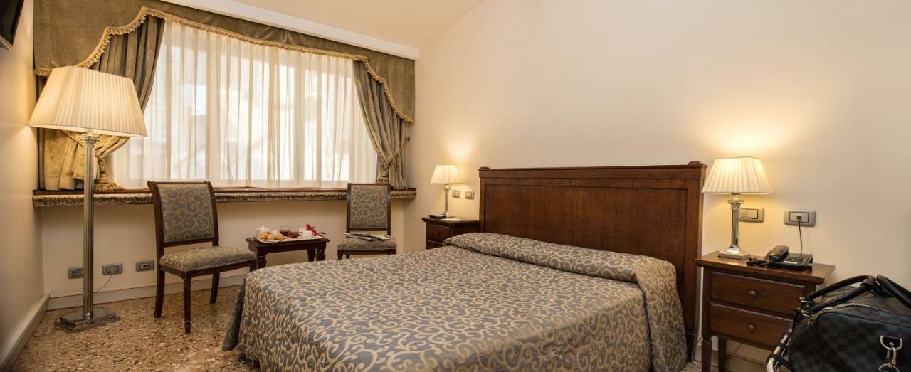 Dell'opera 3* Venecia